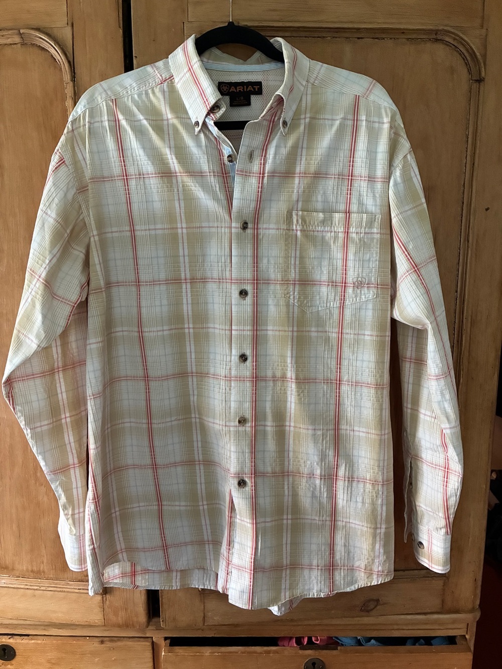 Ariat long sleeve button down shirt. Size large.